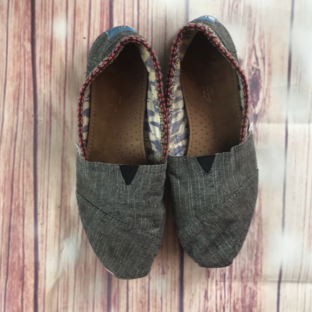 Gray canvas TOMS